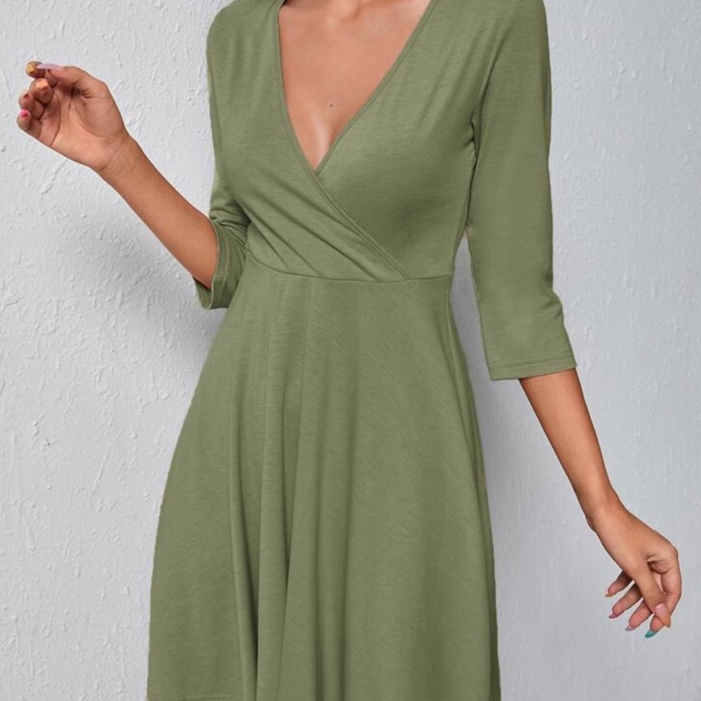 🎈 $5 Deep Plunge Neck Dress  🎈 - Picture 2 of 5